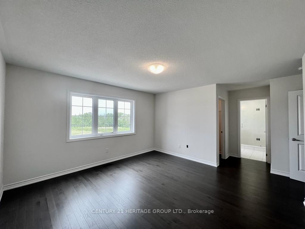 246 Ferragine Cres