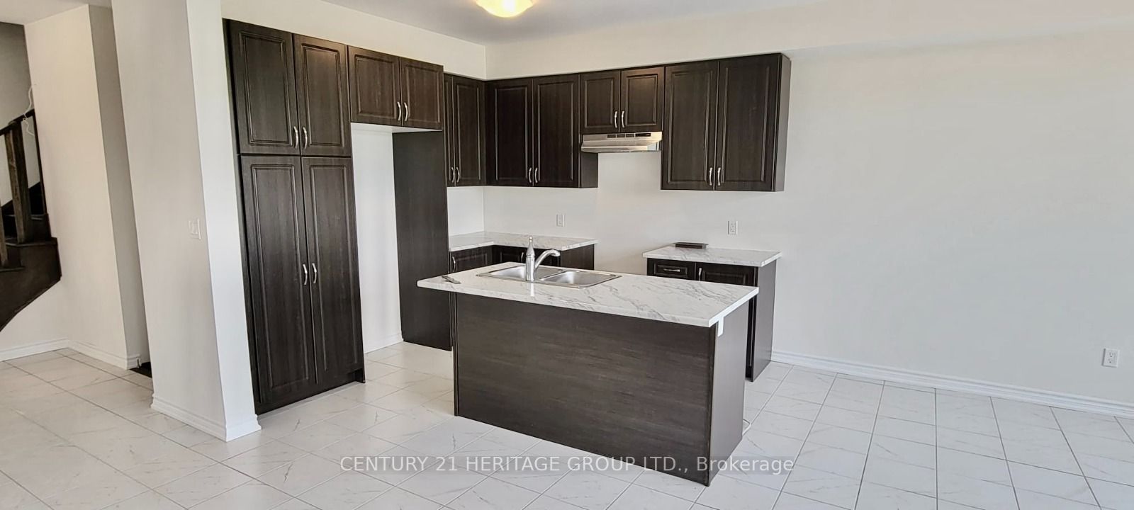 246 Ferragine Cres