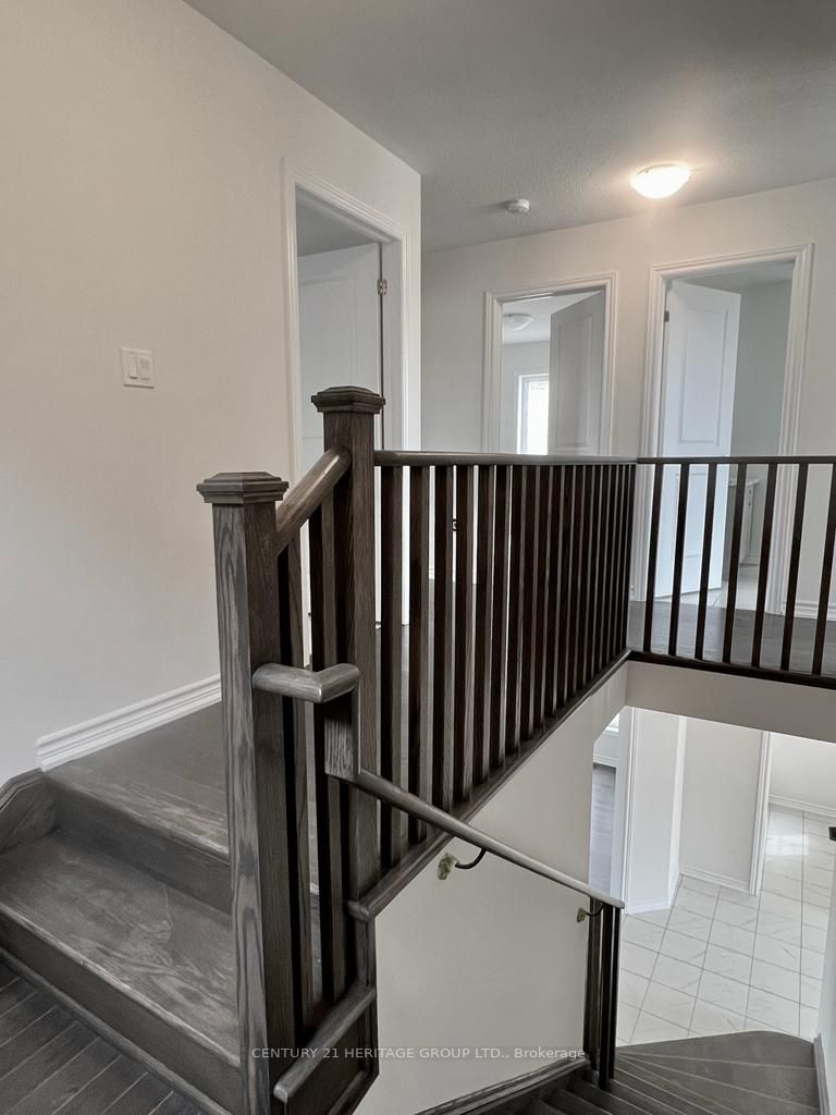 246 Ferragine Cres
