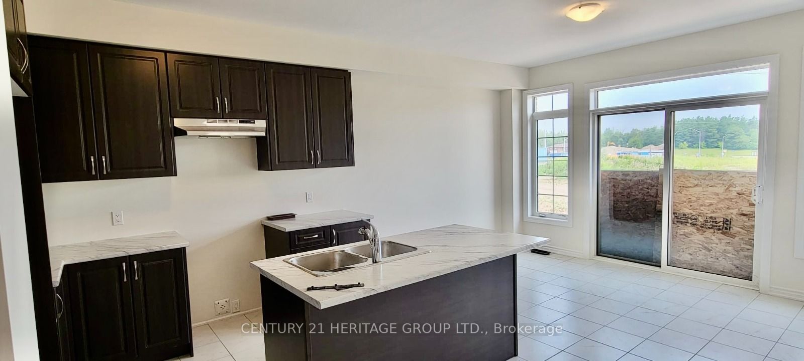 246 Ferragine Cres
