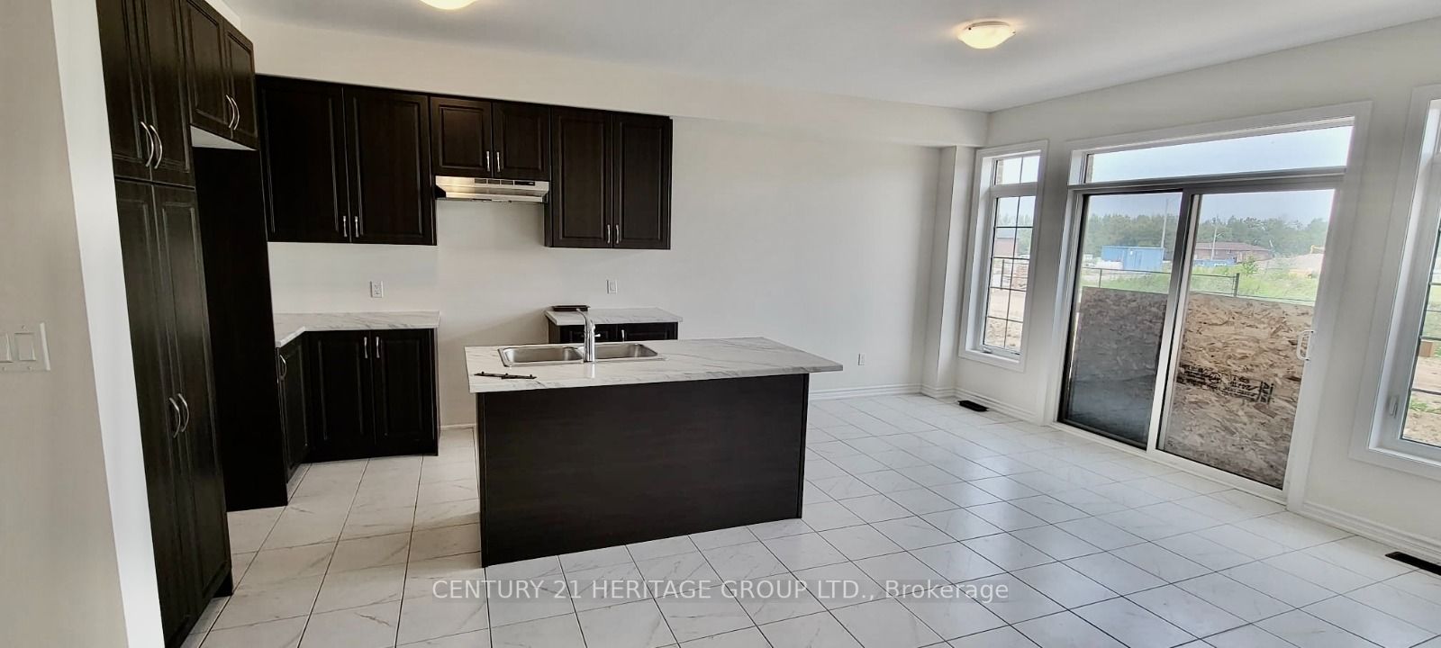 246 Ferragine Cres