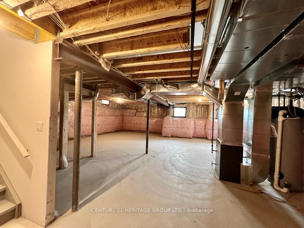 246 Ferragine Cres