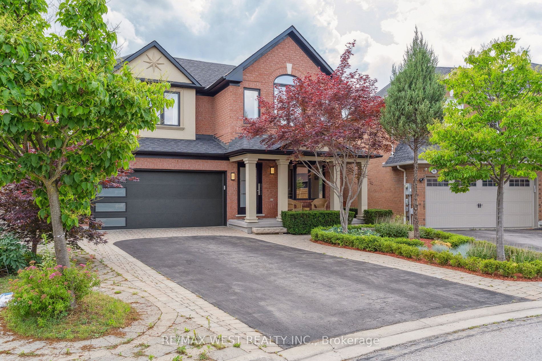 34 Crew Cres