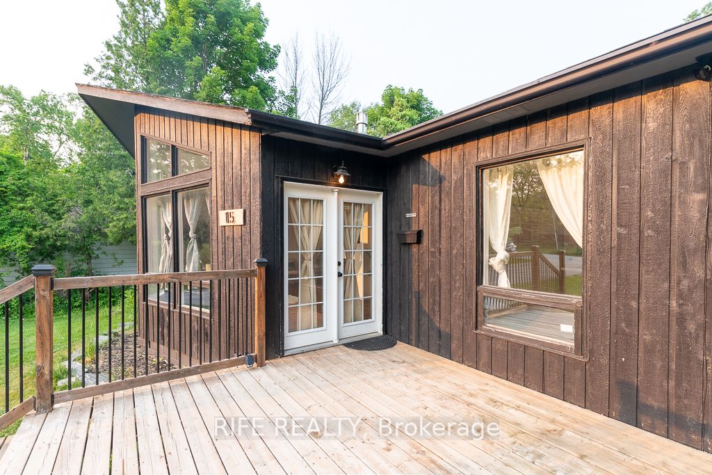 115 Everton Dr W