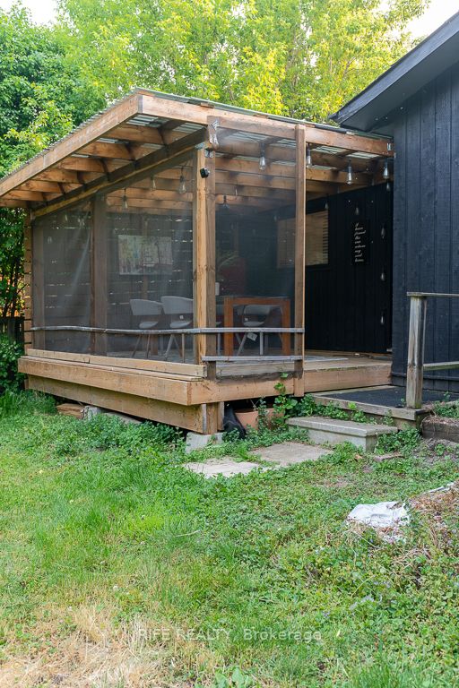 115 Everton Dr W