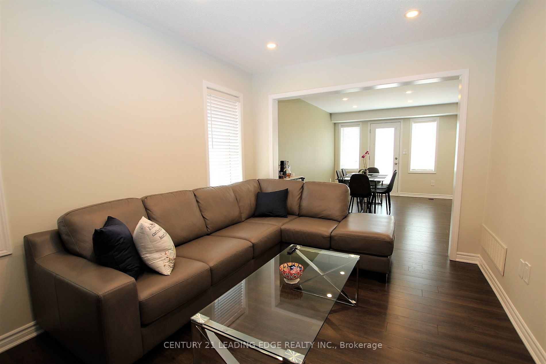 27 Minlow Way