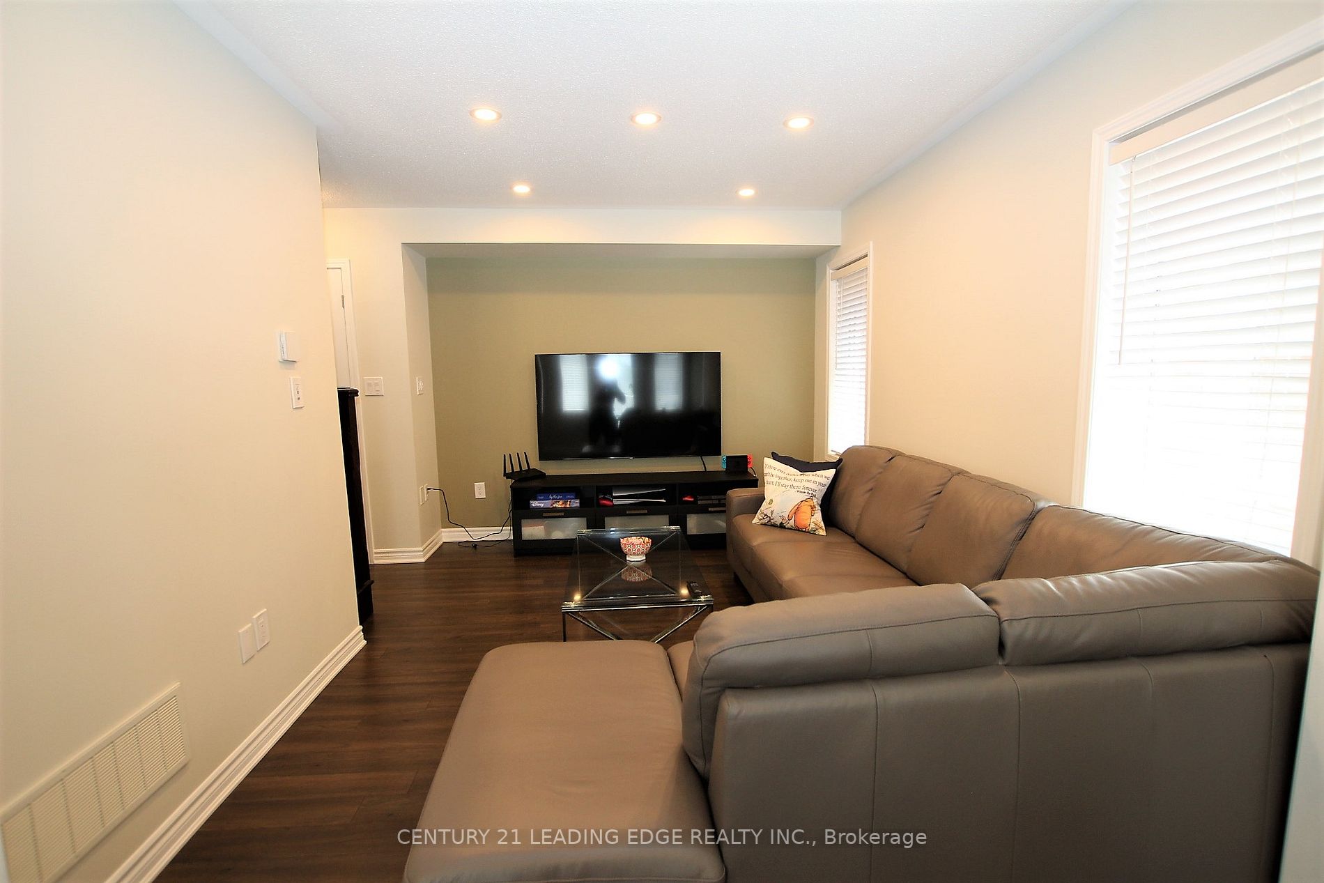27 Minlow Way