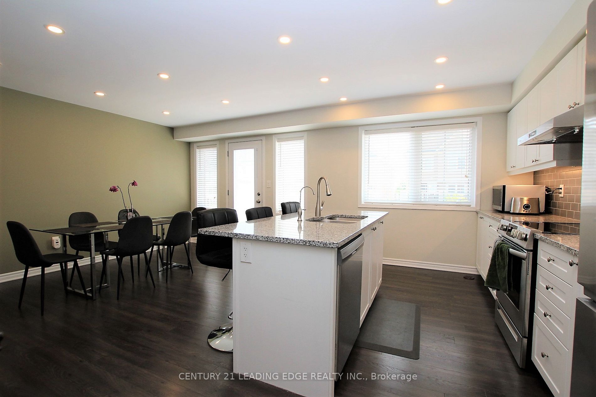 27 Minlow Way