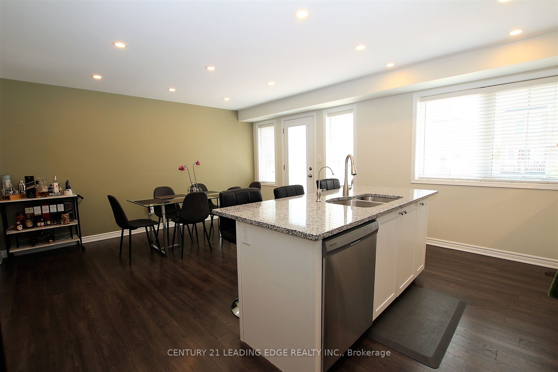27 Minlow Way