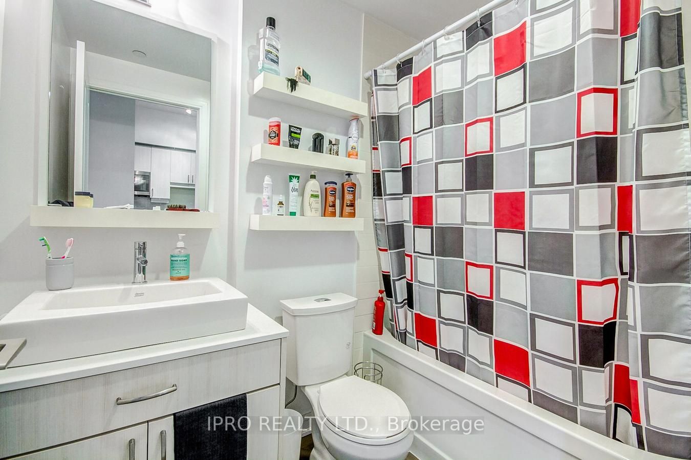 9201 Yonge St, #802