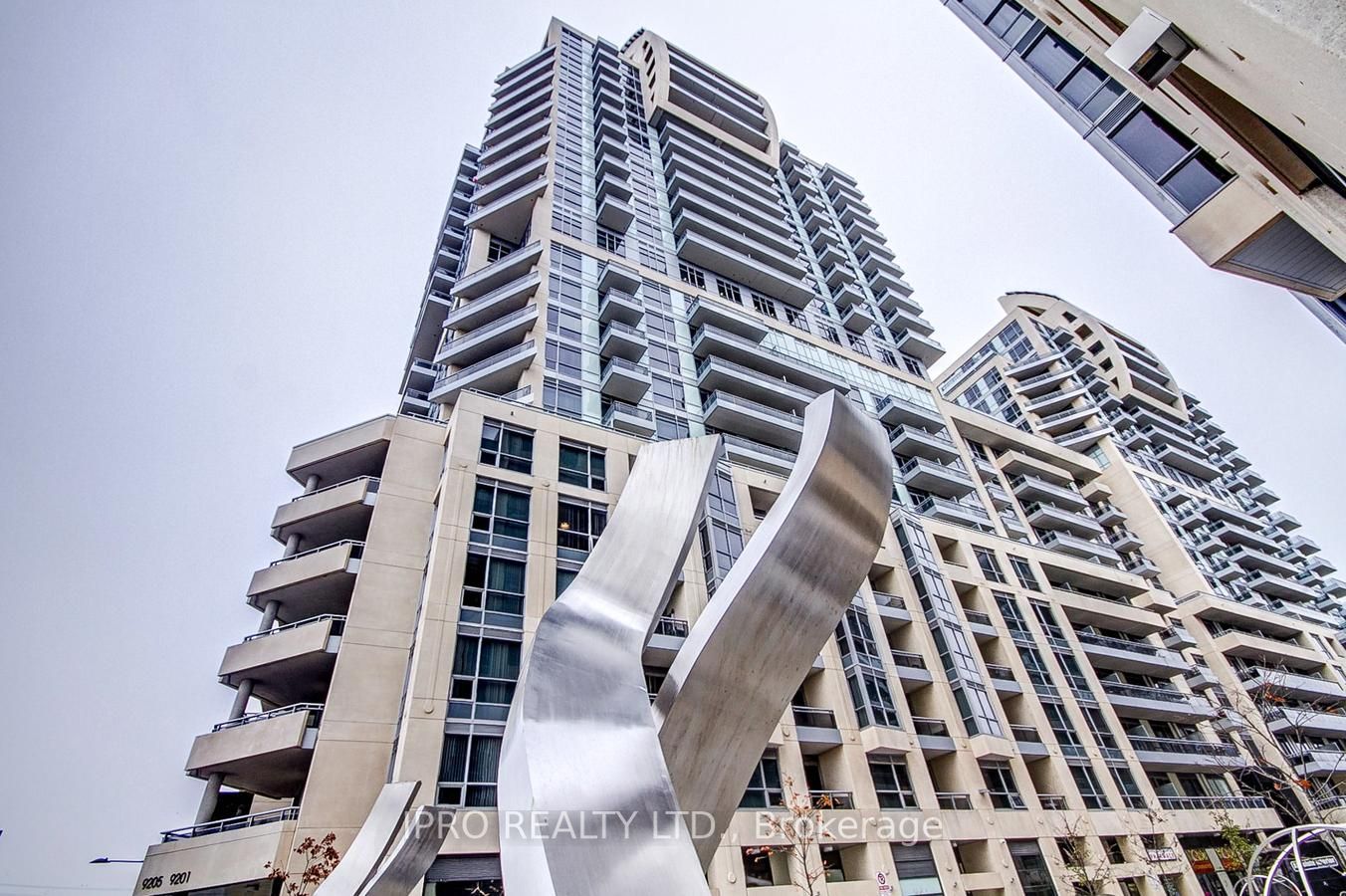 9201 Yonge St, #802