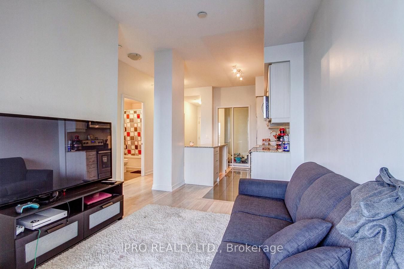 9201 Yonge St, #802