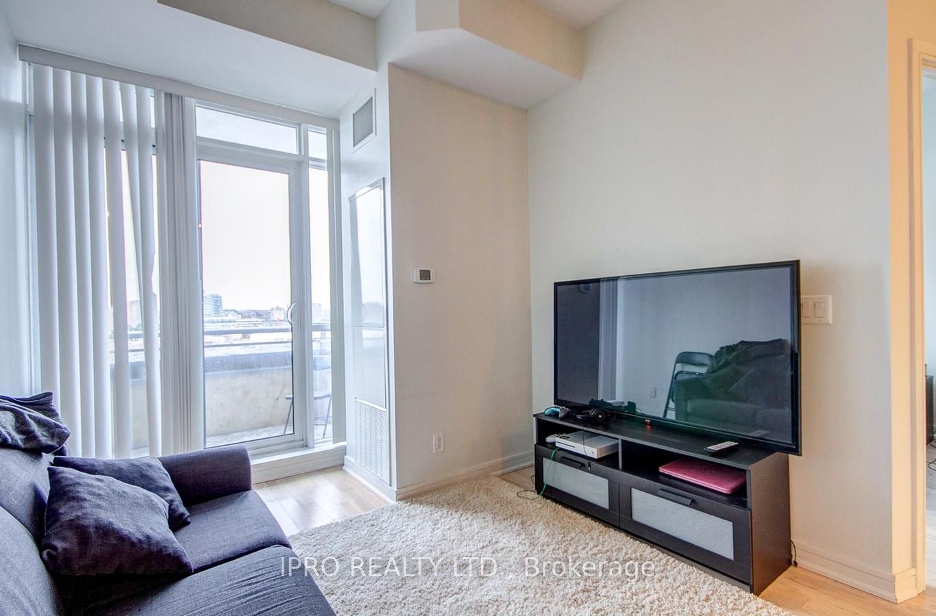 9201 Yonge St, #802