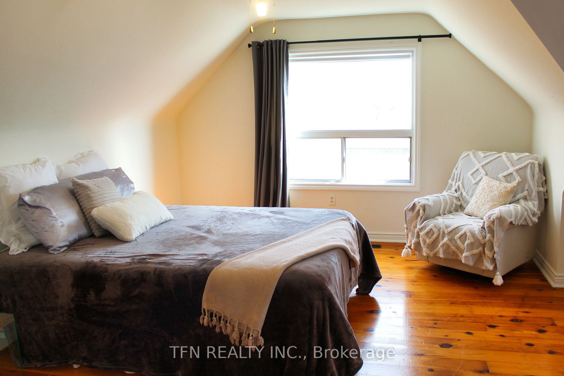 2410 King Rd