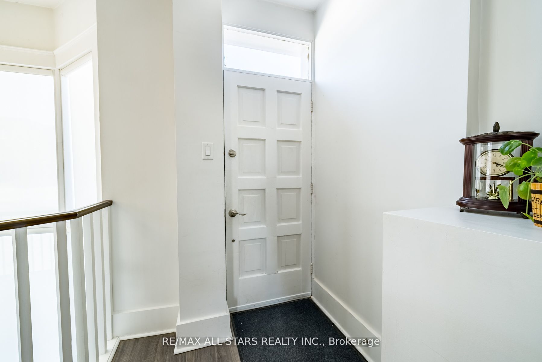 6395 Main St