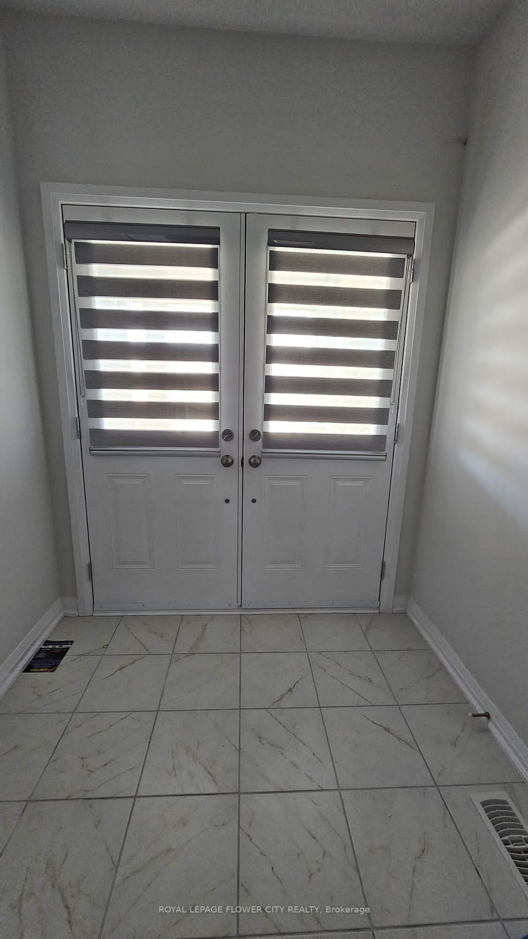 1561 Stovell Cres