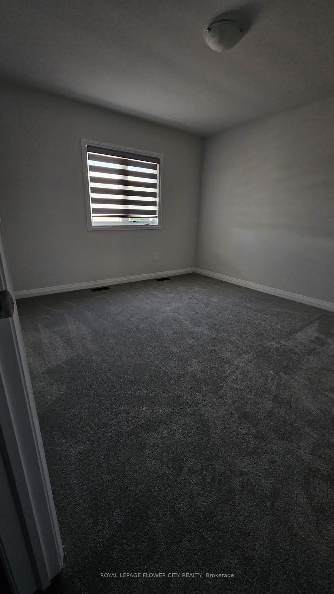 1561 Stovell Cres