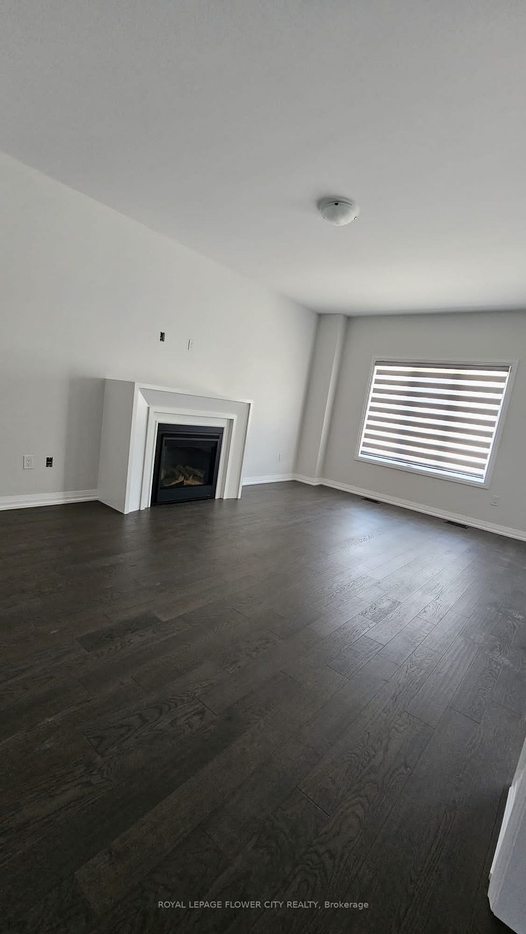 1561 Stovell Cres