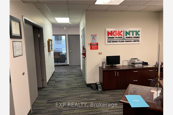 275 Renfrew Dr, Markham