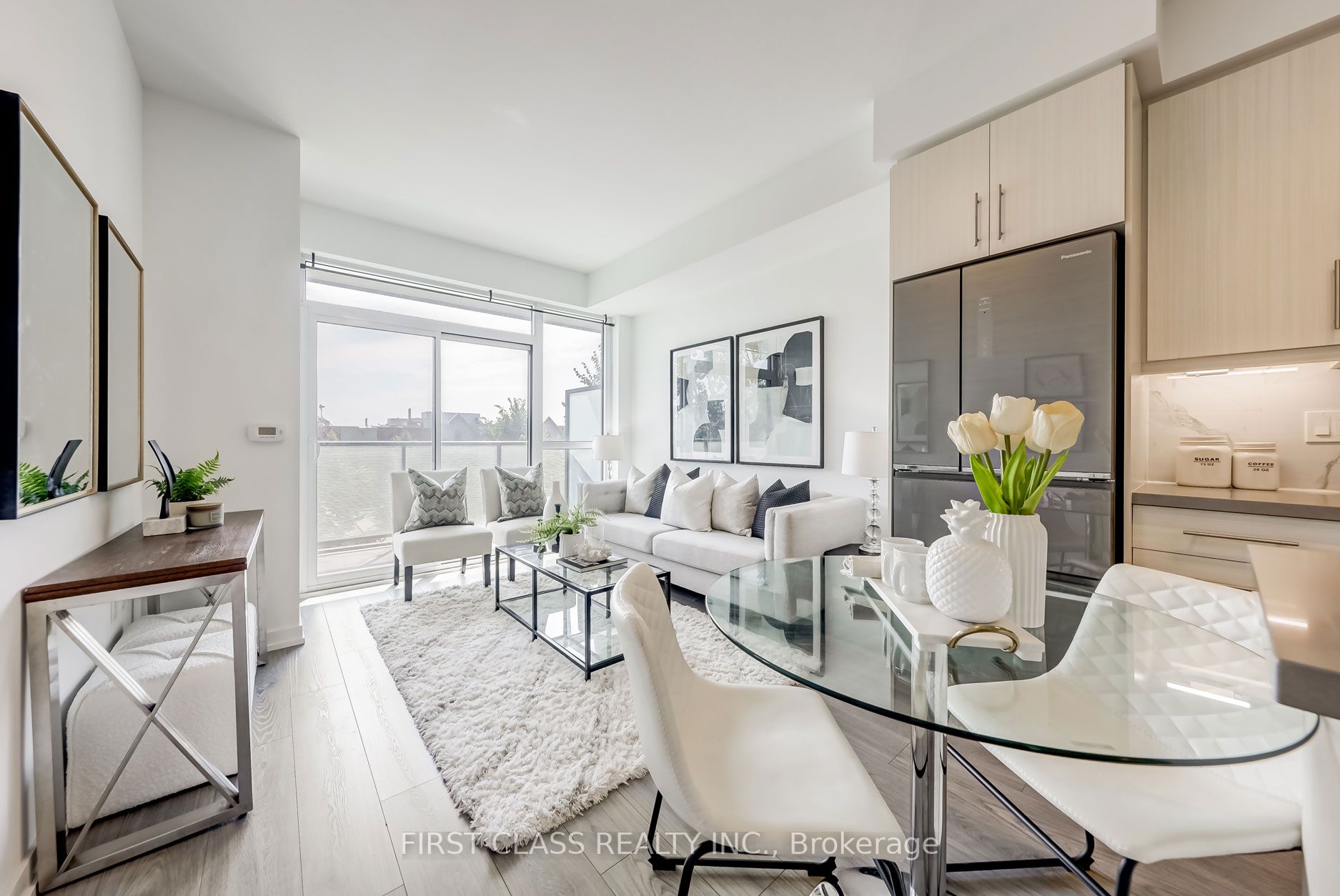 75 Oneida Cres, #305