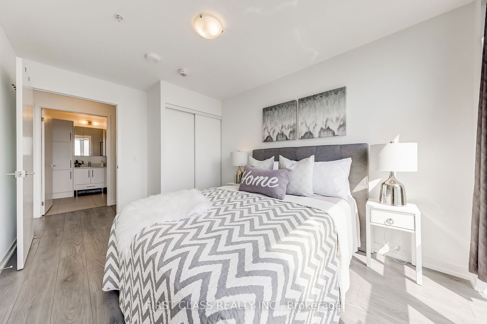 75 Oneida Cres, #305