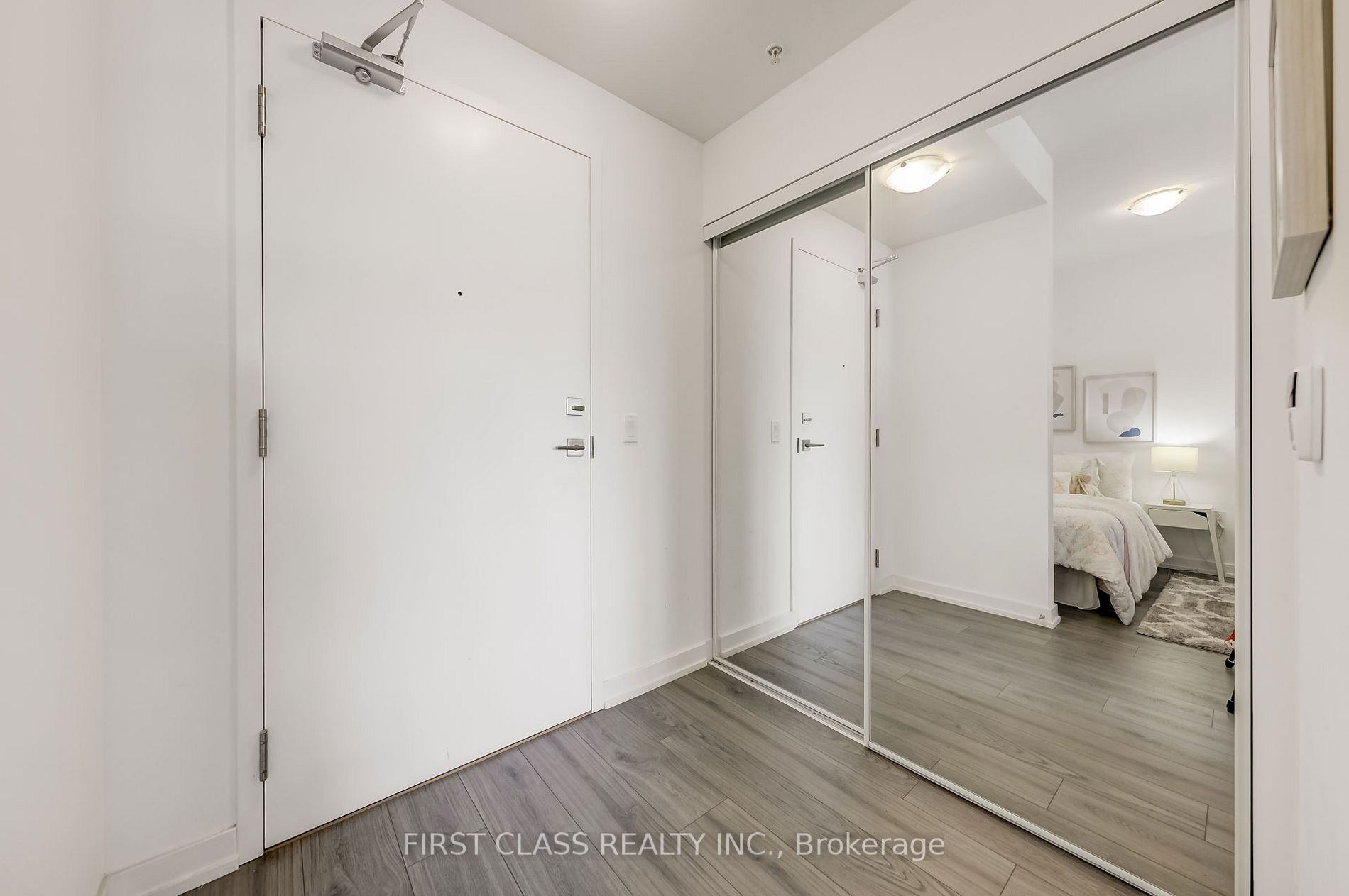 75 Oneida Cres, #305