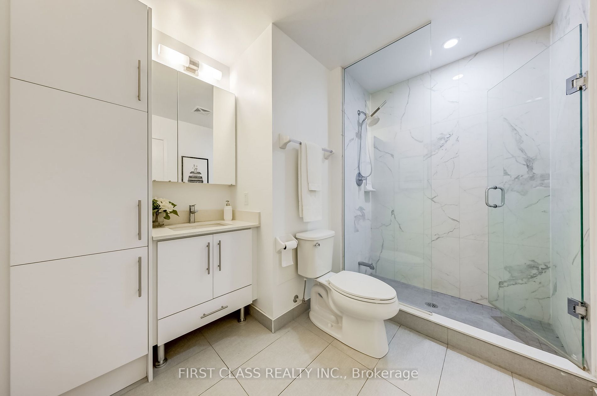 75 Oneida Cres, #305