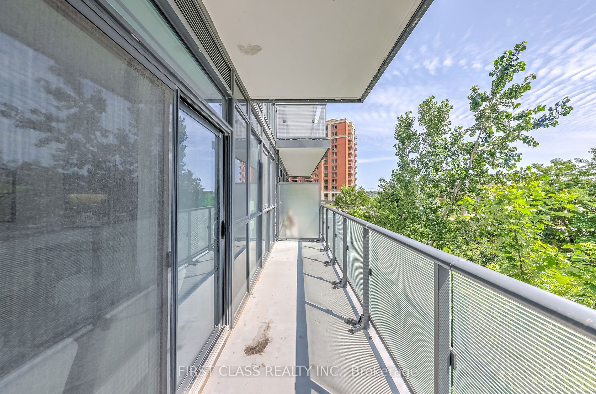 75 Oneida Cres, #305