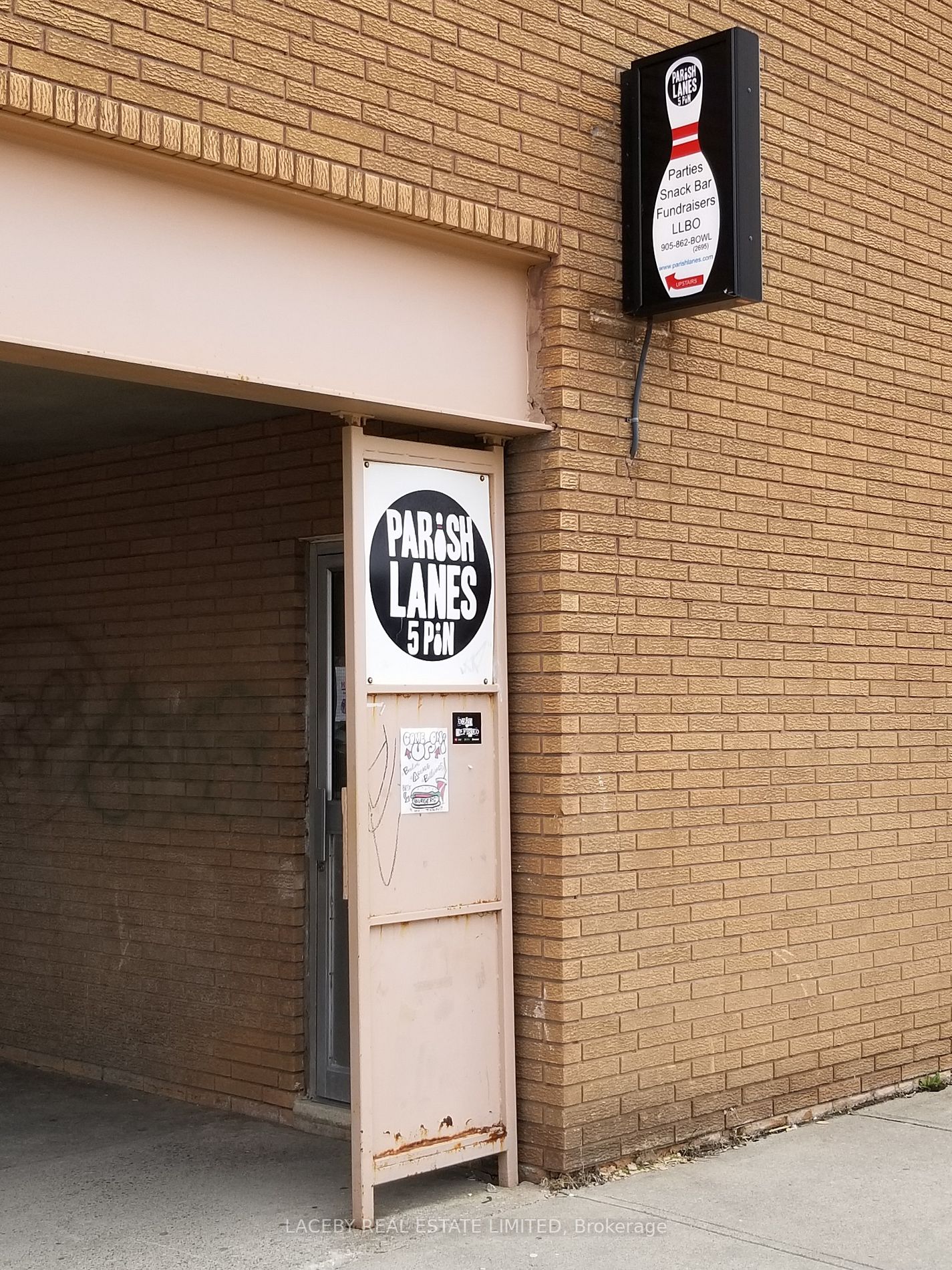 69 Brock St W