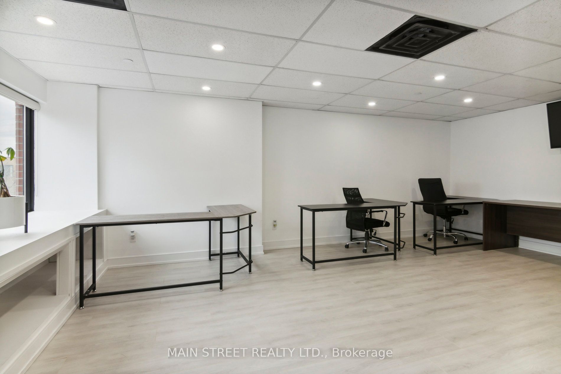 250 Regina Rd, #12