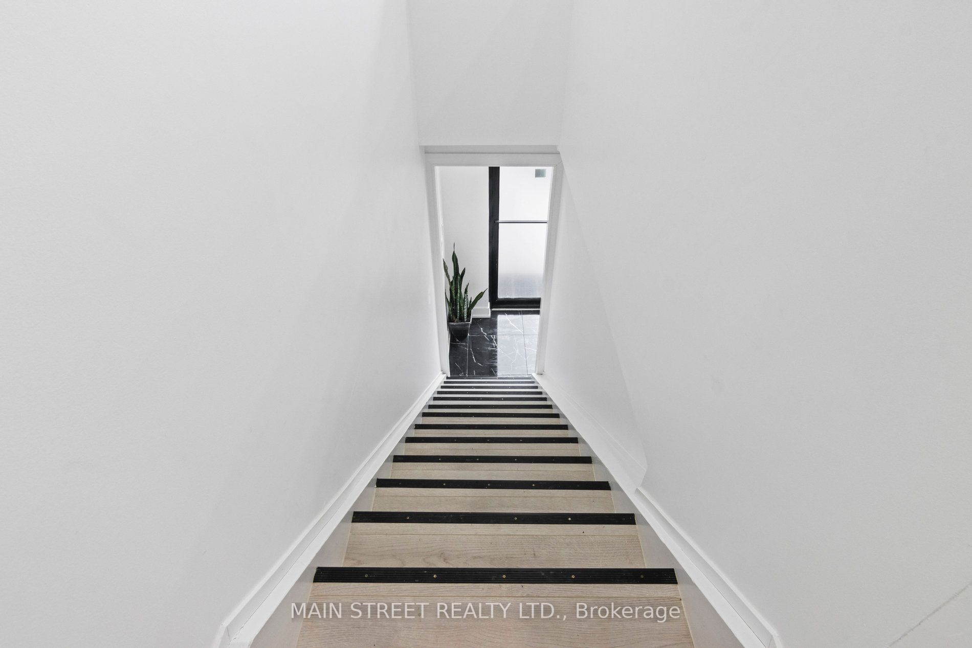 250 Regina Rd, #12