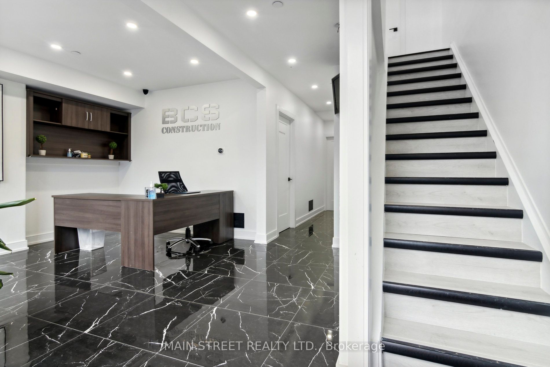 250 Regina Rd, #12