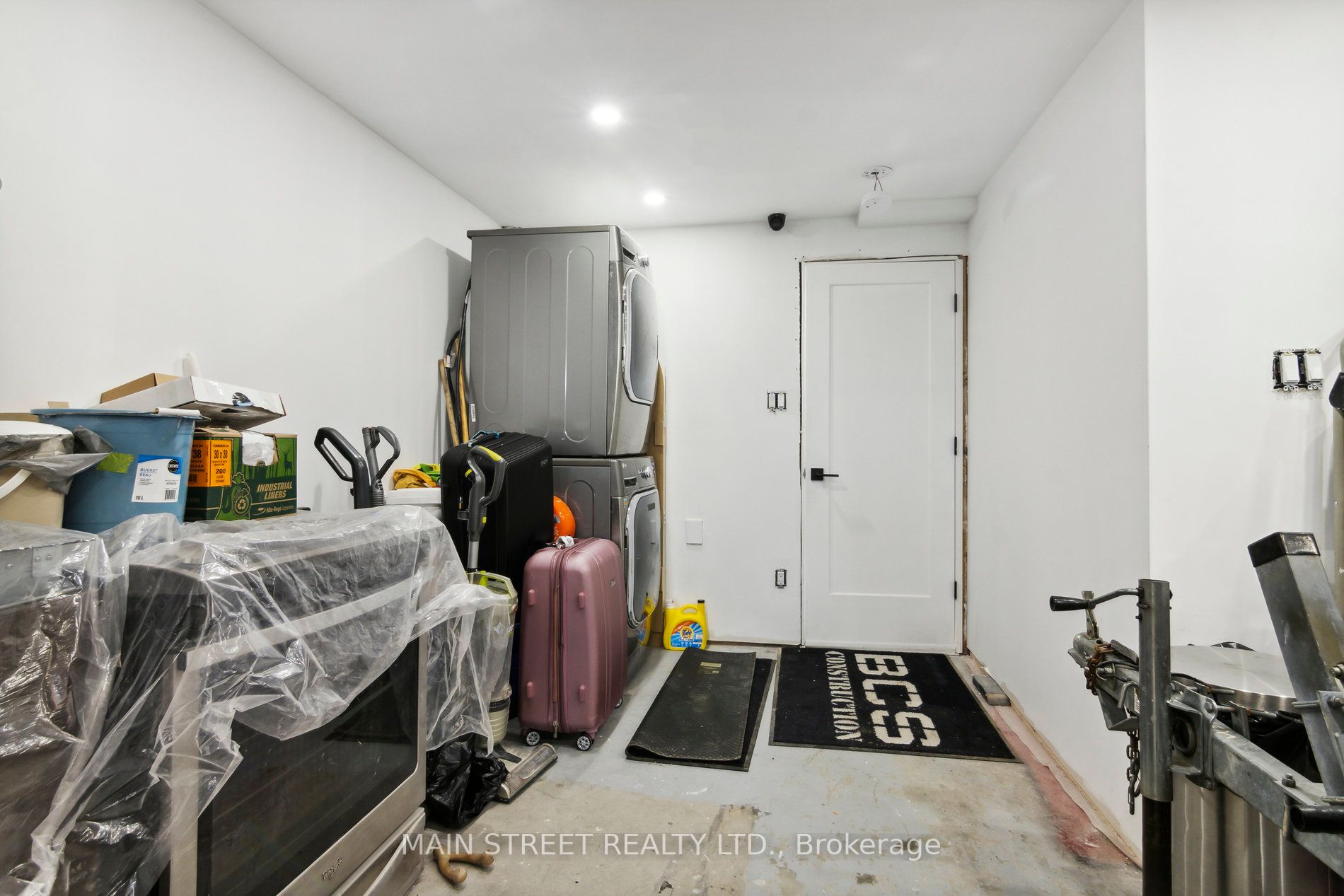 250 Regina Rd, #12