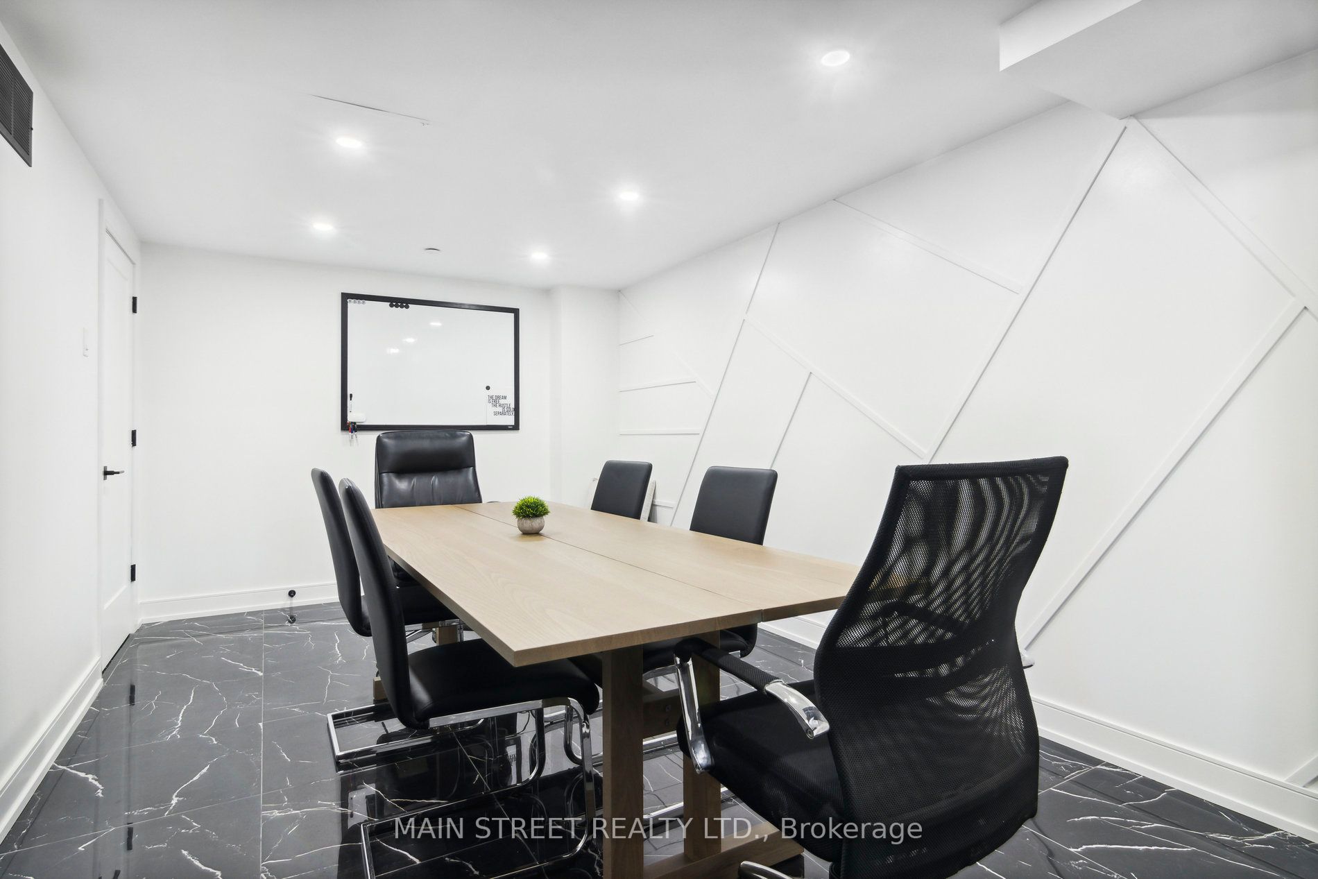 250 Regina Rd, #12