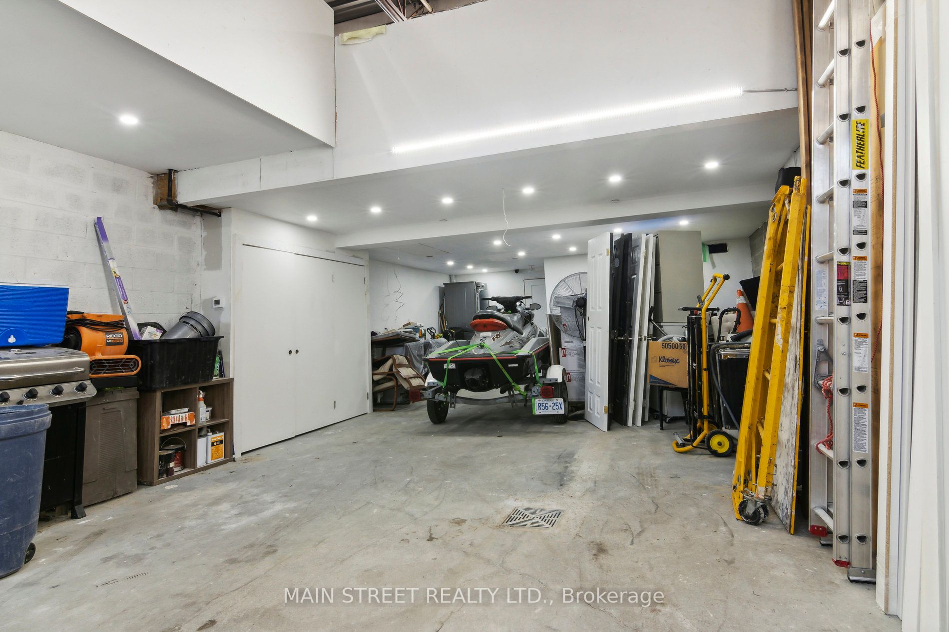 250 Regina Rd, #12