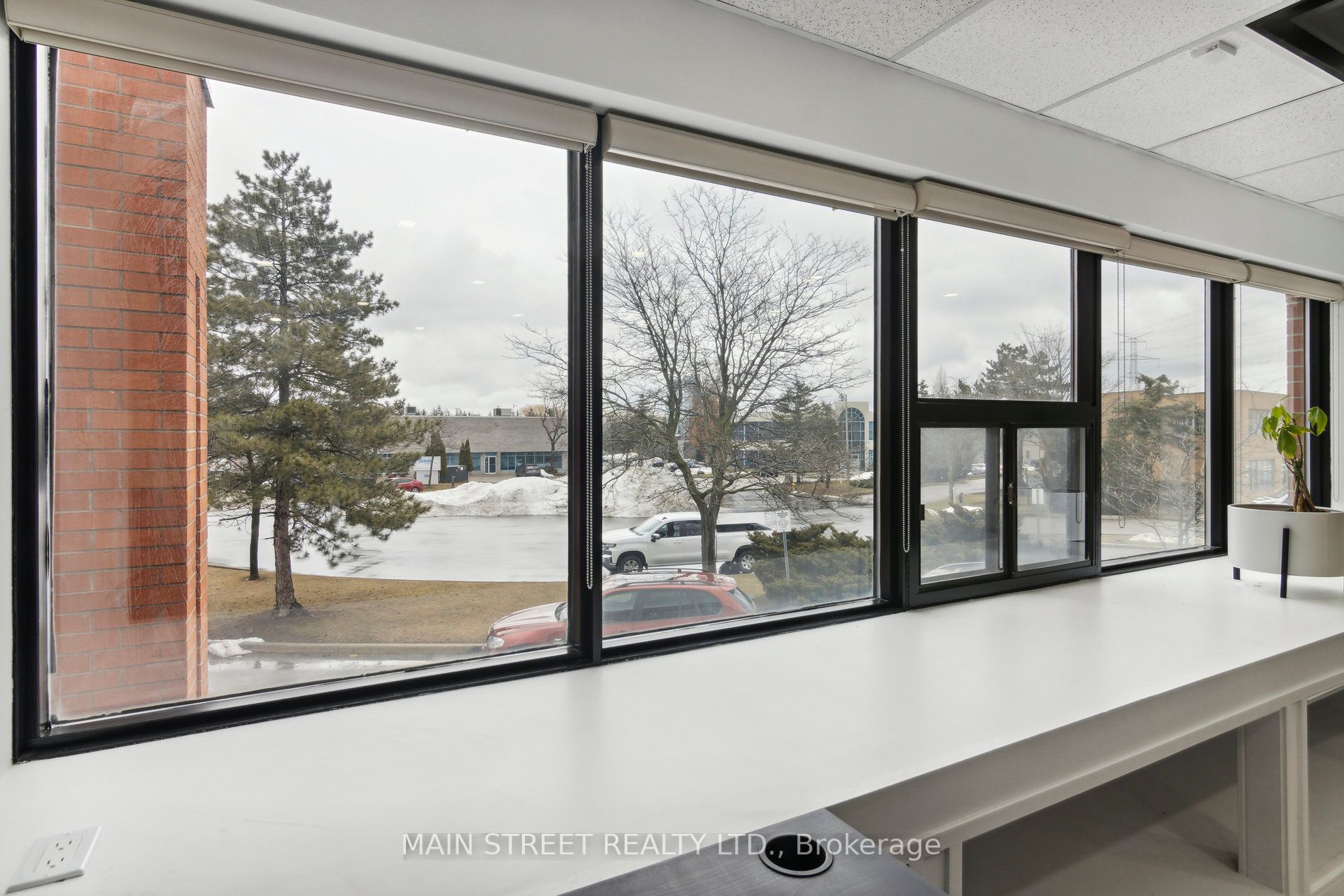 250 Regina Rd, #12