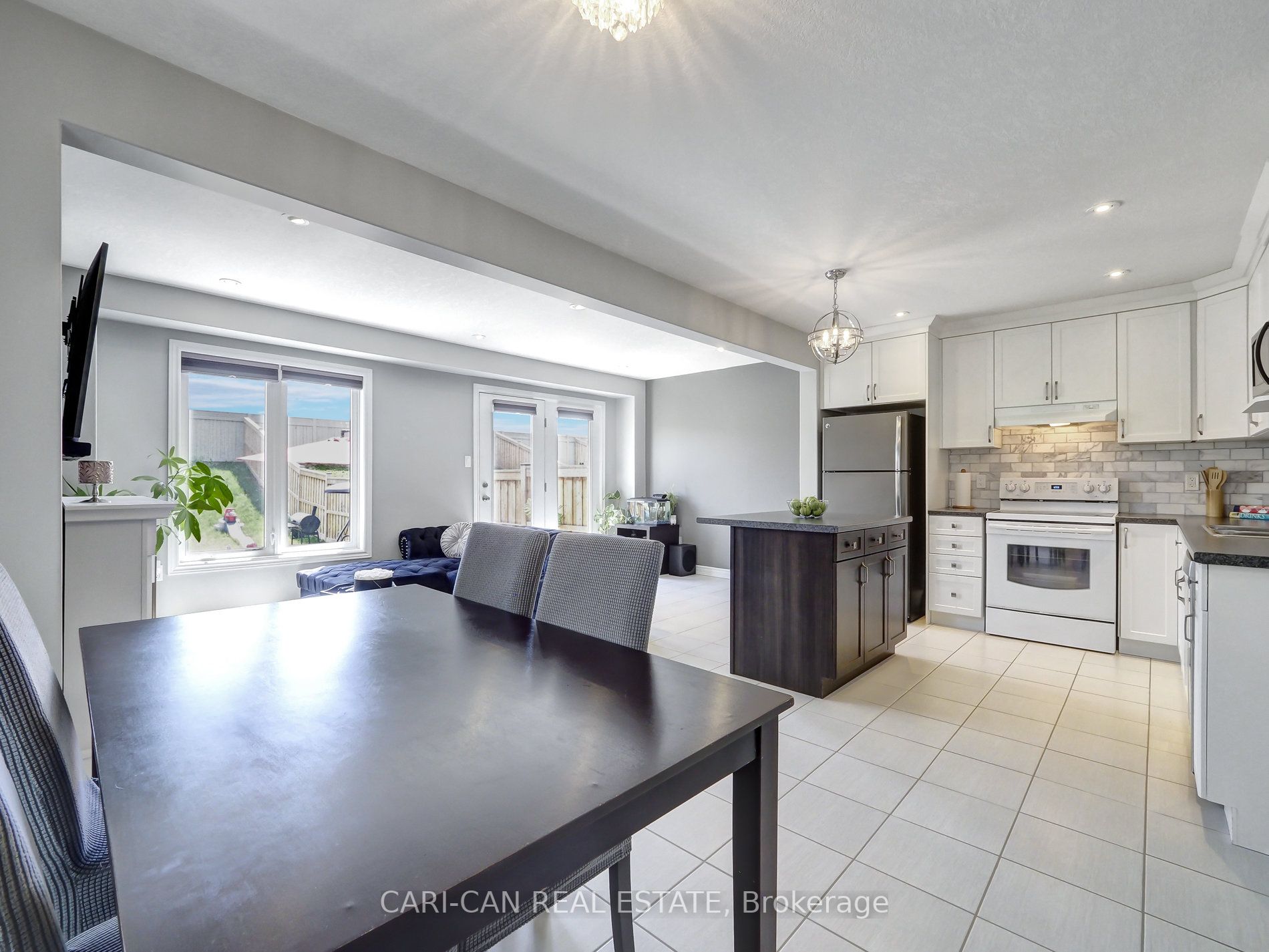 187 Hutchinson Dr