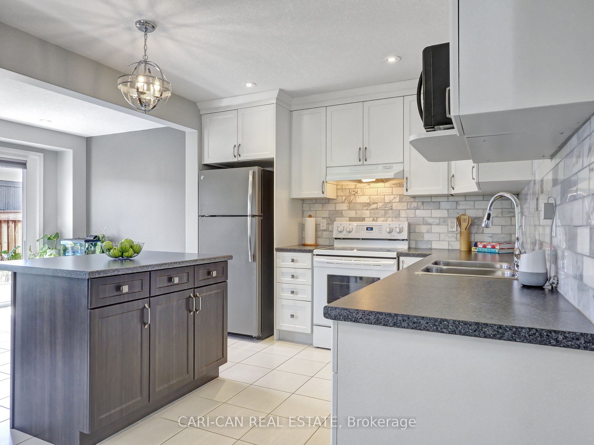 187 Hutchinson Dr