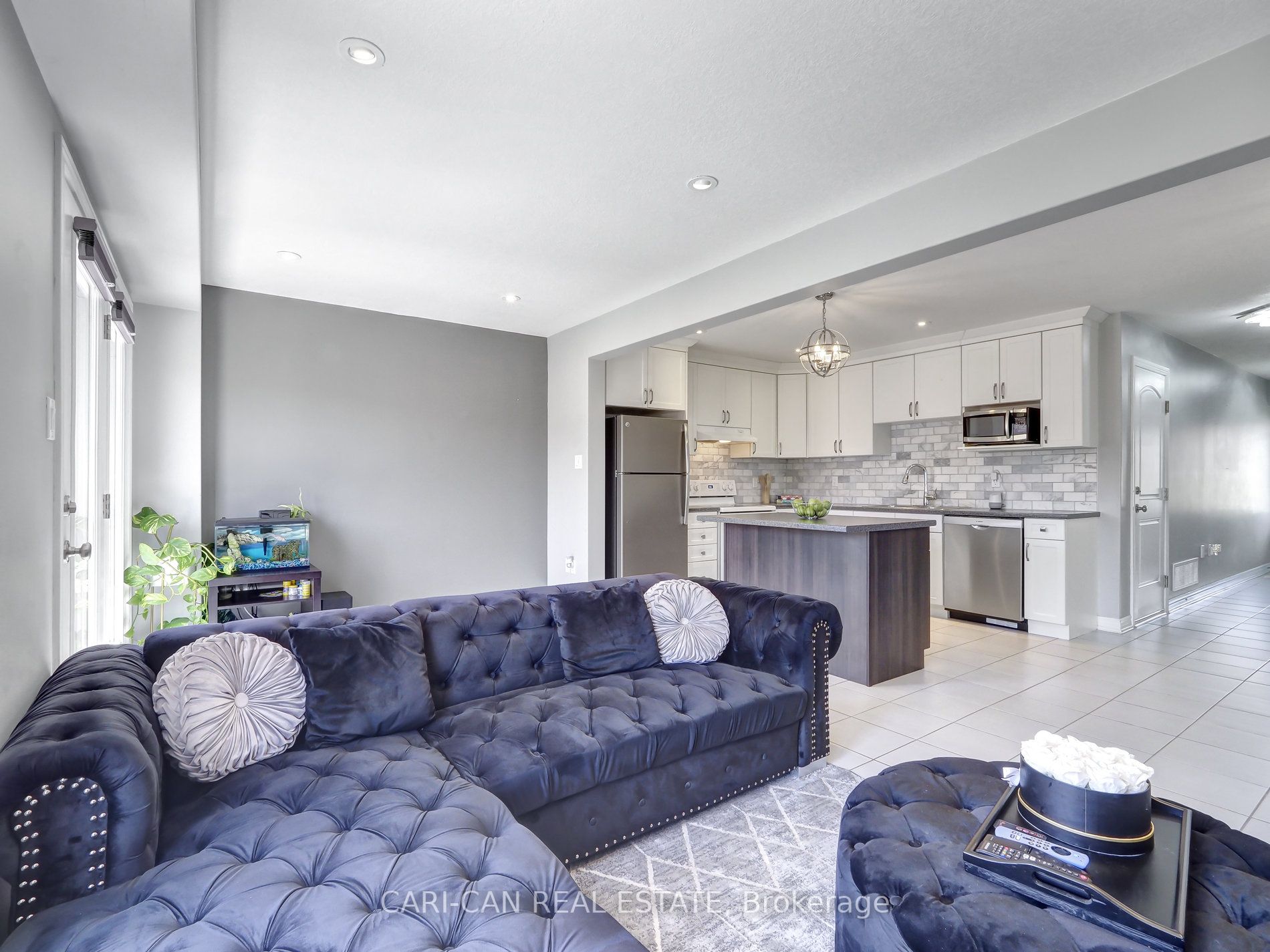 187 Hutchinson Dr