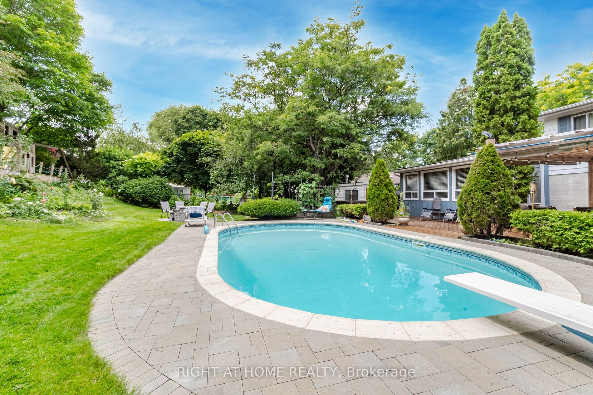 6 Cedar Crescent