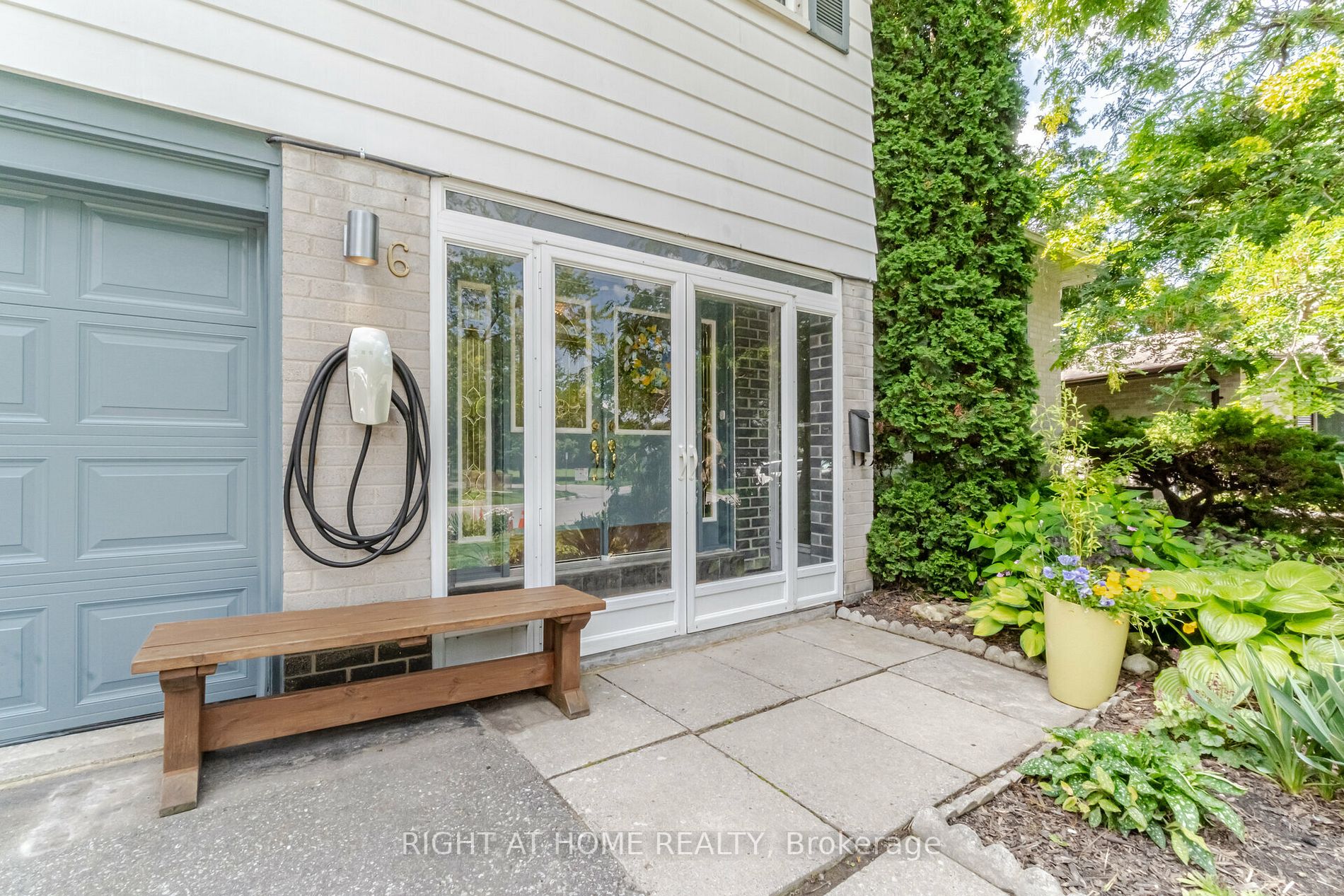 6 Cedar Crescent