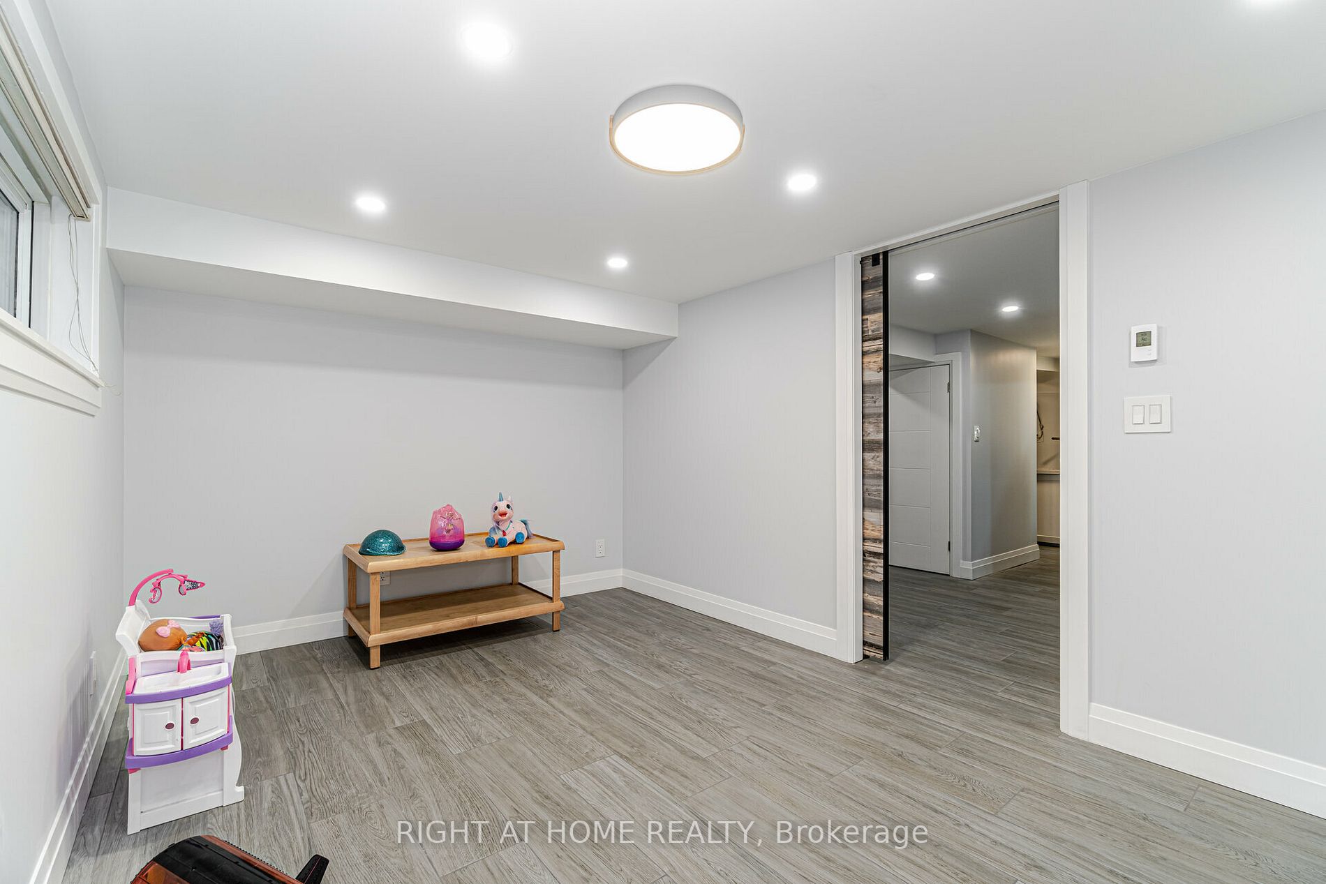 6 Cedar Crescent