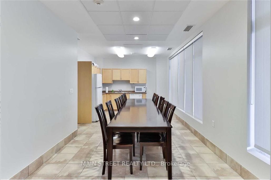 15450 Yonge Street #304