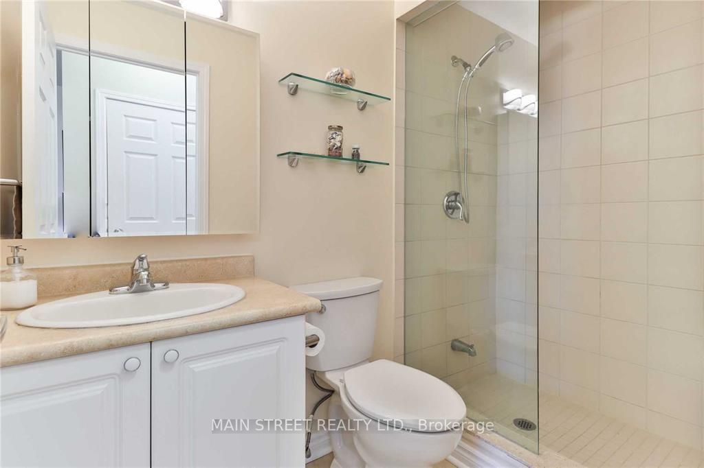 15450 Yonge Street #304