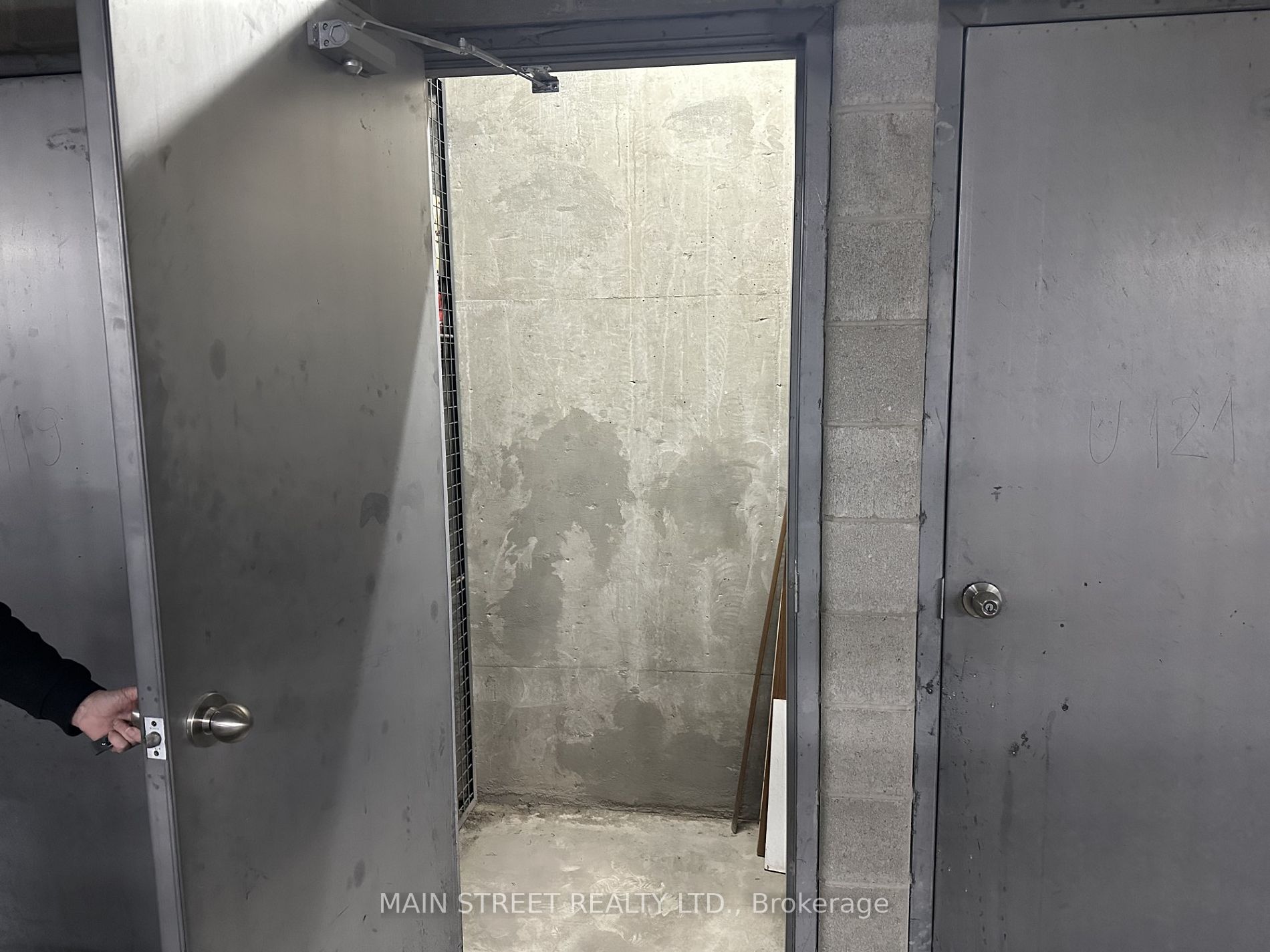 15450 Yonge Street #304