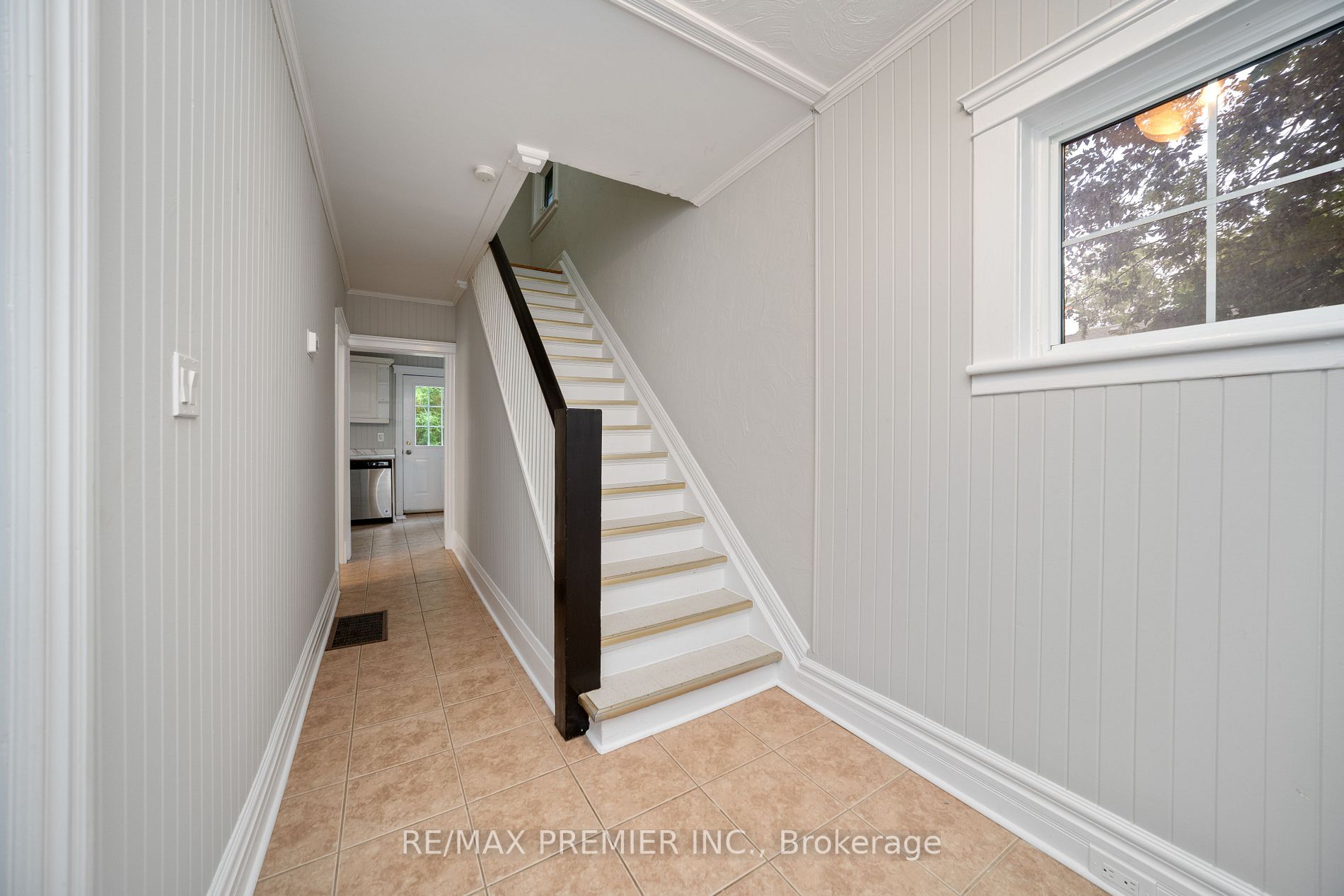 371 Eagle Street