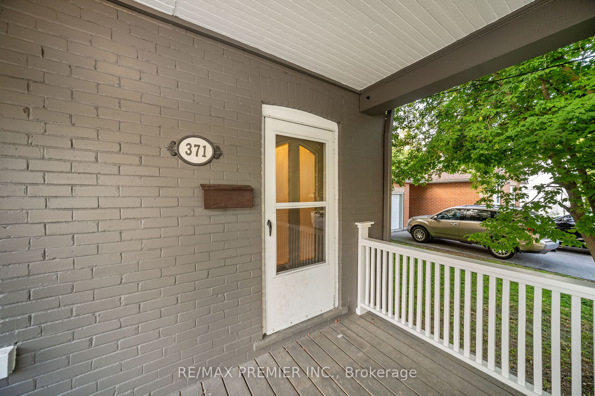 371 Eagle Street