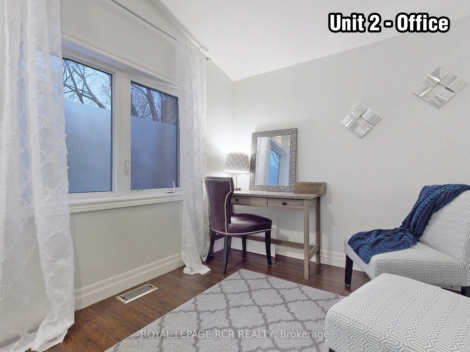 37 Victoria Dr S