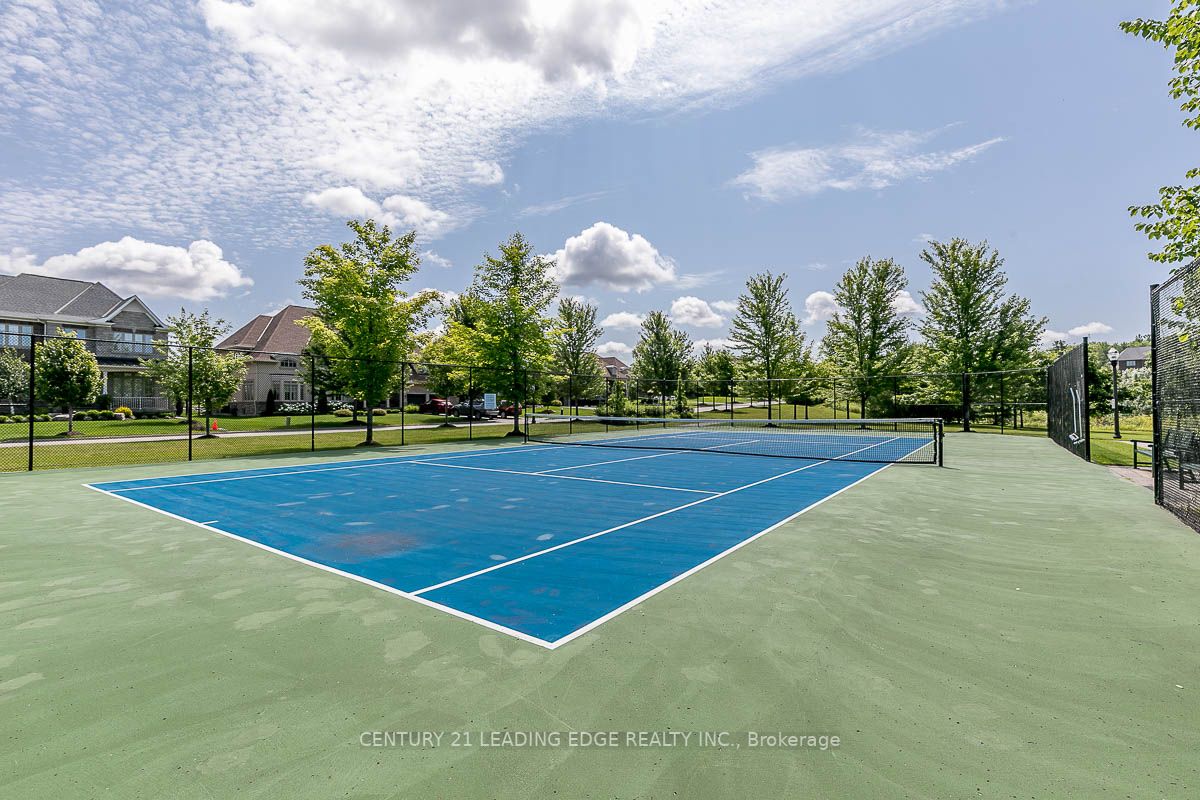 51 Country Club Cres
