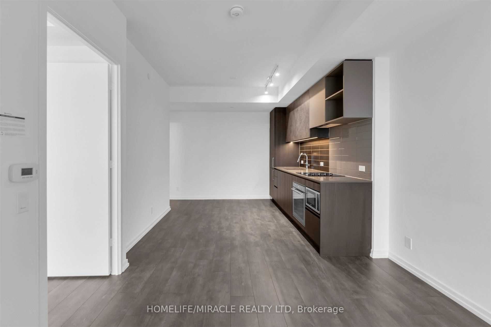 1000 Portage Pkwy, #501